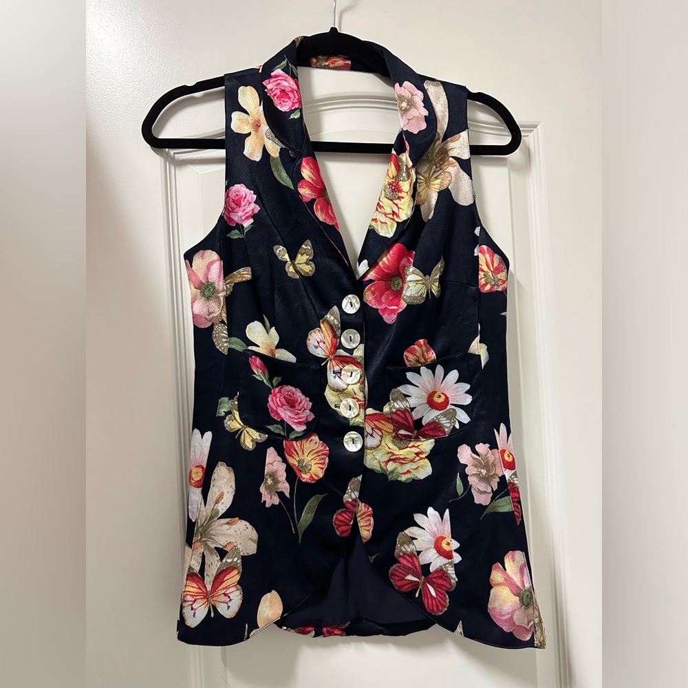Vintage 90’s Y2K Dorothy Schoelen Platinum Floral Button-Front Sleeveless Top